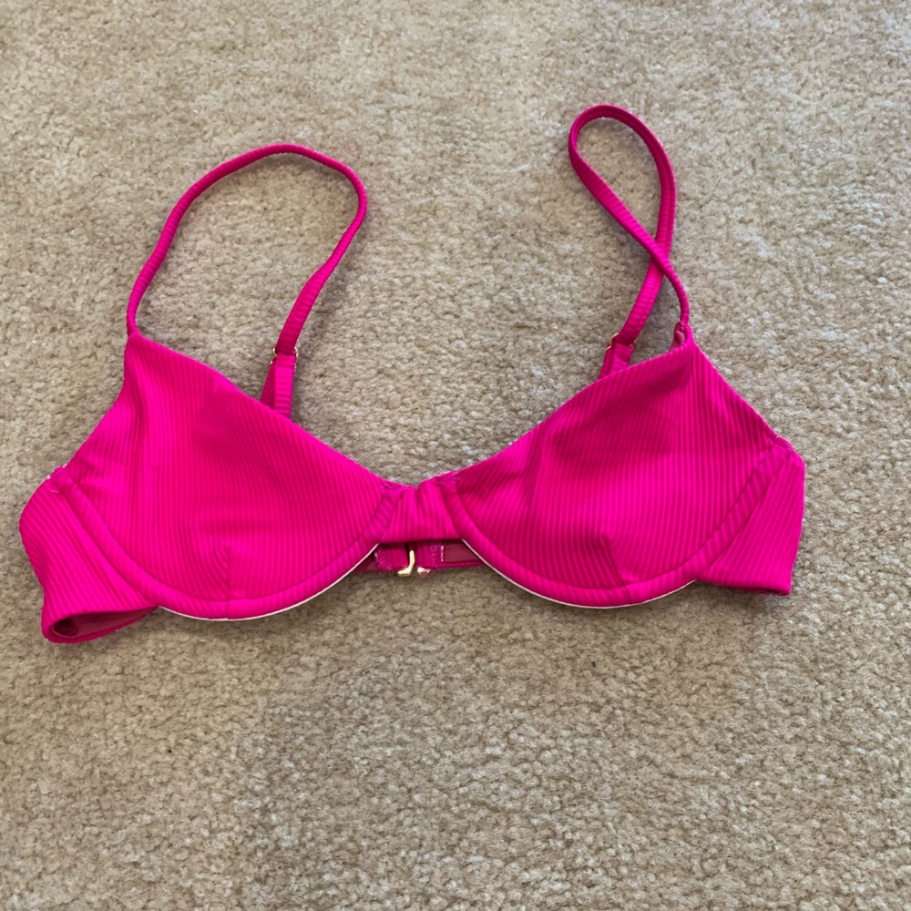 Bikini top.